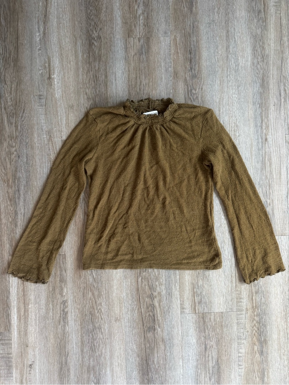 Madewell Texture & Thread Ruffled Mockneck Top in Olive - size XSmall